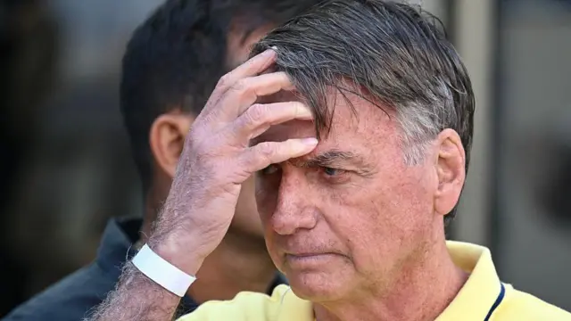 Lula diz que quer vencer para manter Bolsonaro preso e eleva o tom da campanha